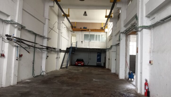 pabellón industrial con oficina en Bergara