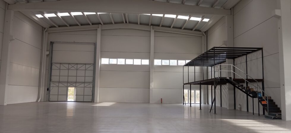 Vista general del interior del pabellón industrial en alquiler en Oiartzun