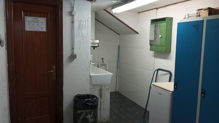 vestuarios-y-bano-pabellon-industrial-elgoibar