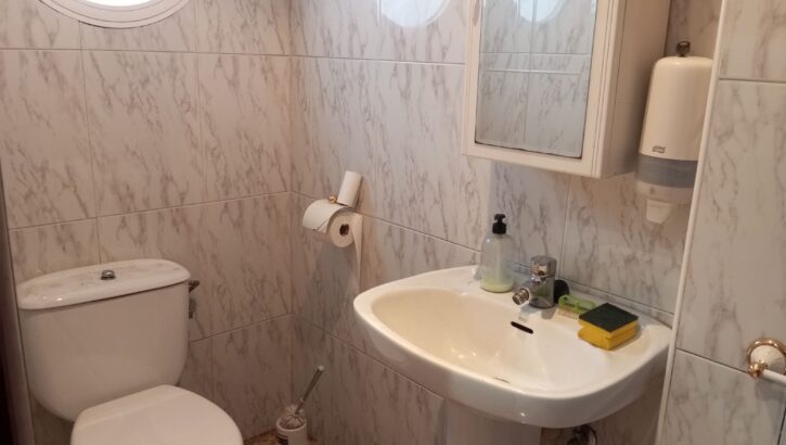pabellon-industrial-urnieta-interior-baño
